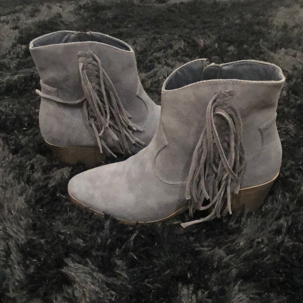 True craft Heeled fringe suede ankle boots